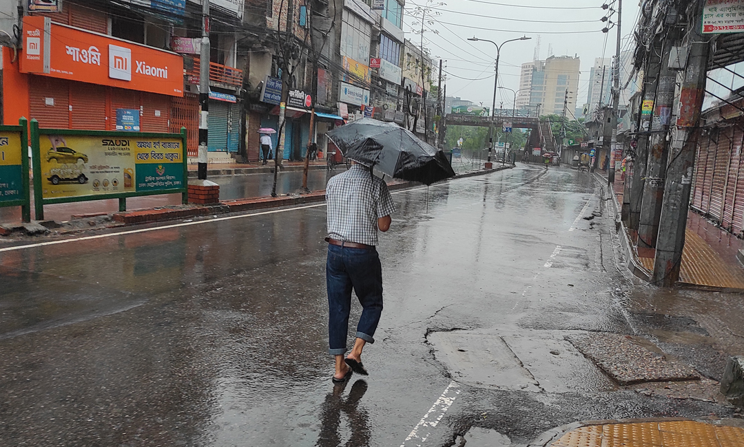 লকডাউনে রিমঝিম বৃষ্টি