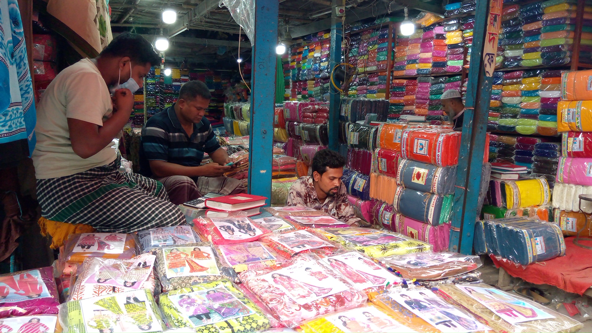 ভালো নেই বাবুরহাটের ব্যবসায়ীরা