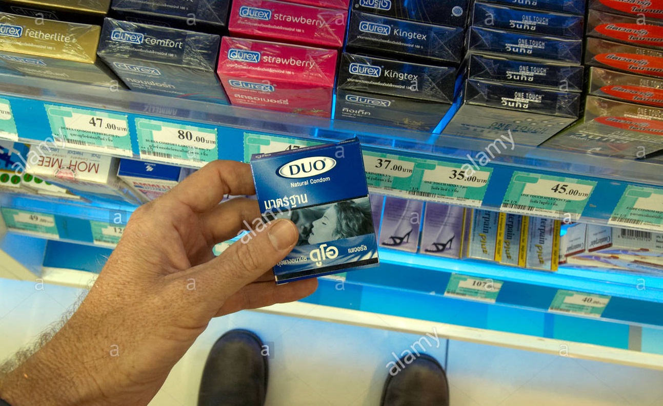 কনডম ব্যবহারে আগ্রহী নন ভারতীয় নারী-পুরুষ