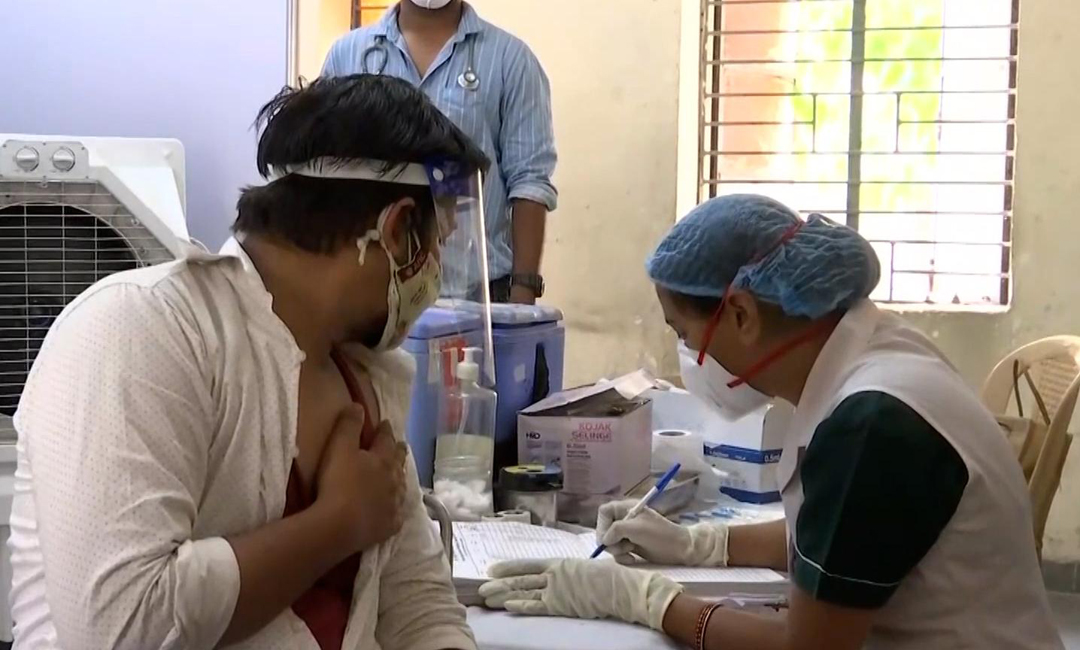 টিকা নিলেই পাওয়া যাবে ১৫০ ইউরো